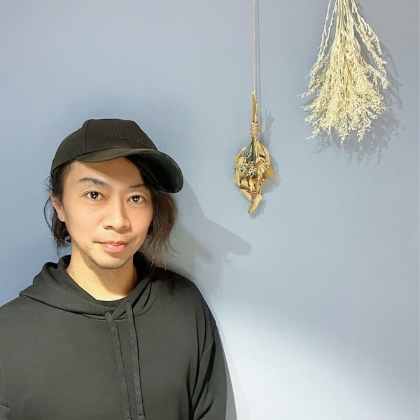 髪質改善サロンL'oiseau Bleu museum千早店【カミシツカイゼンサロンロアゾブルーミュージアムチハヤテン】のスタッフ紹介。YUYA