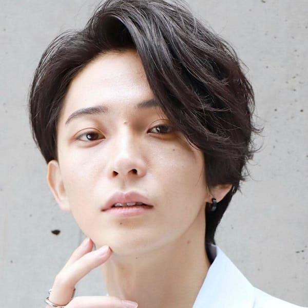 耳かけミディアムショート