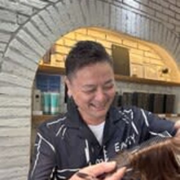 Sepiage sept【セピアージュ セプト】のスタッフ紹介。KOSAKA