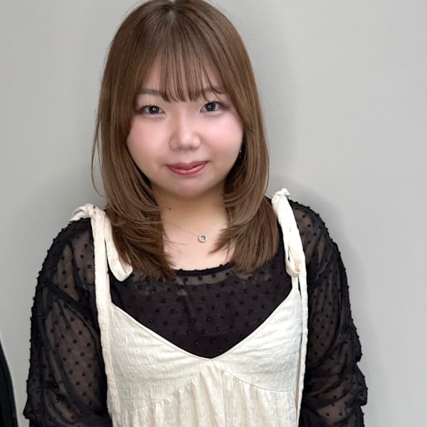 Overlay【オーバーレイ】のスタッフ紹介。上谷　汐織  w/o by Overlay勤務