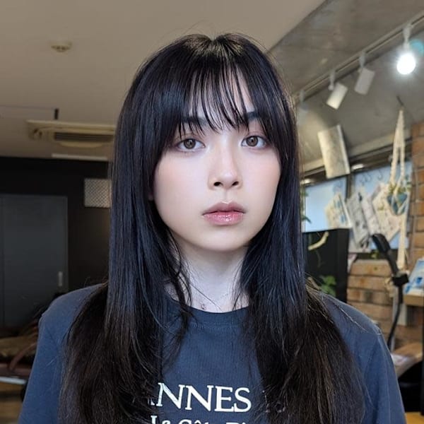 透け感バングの韓国風ロングレイヤー