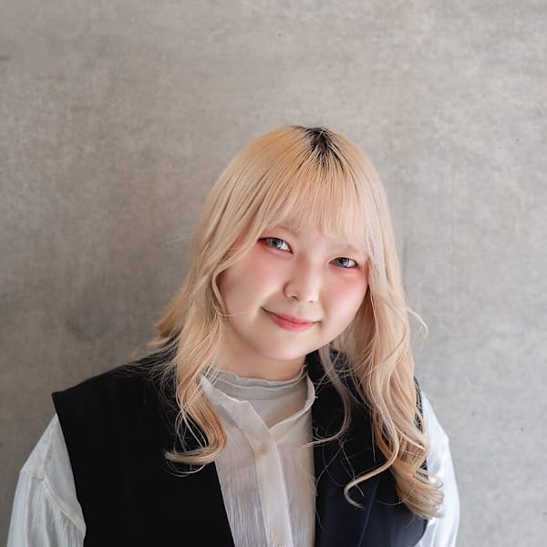 amble luxe 池袋【アンブル リュクス】【アンブルリュクスイケブクロ】のスタッフ紹介。長谷　香菜子