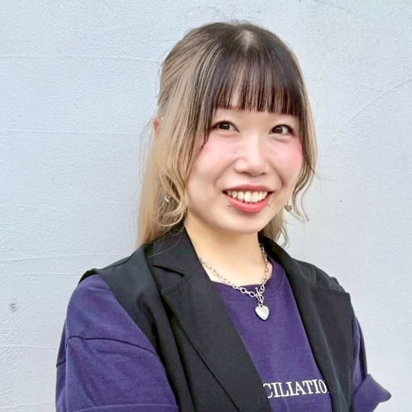 COVER HAIR bliss【カバーヘア ブリス】戸田公園/戸田公園西口店【カバーヘアブリス トダコウエン トダコウエンニシグチテン】のスタッフ紹介。山野 麻衣