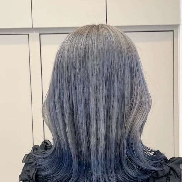 シルバーベースにネイビーのエンドカラー♪
