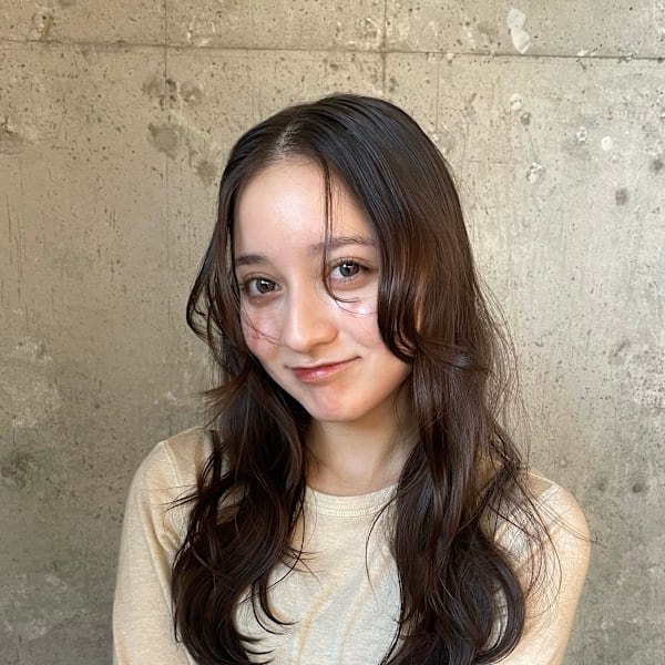 顔周りカットニュアンパーマ風コテ巻きアレンジ