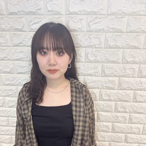HAIR & MAKE EARTH 北浦和店【ヘアメイクアース キタウラワテン】のスタッフ紹介。橋本茉保