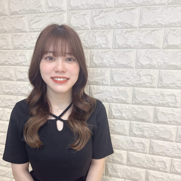 HAIR & MAKE EARTH 北浦和店【ヘアメイクアース キタウラワテン】のスタッフ紹介。暖水　まりあ
