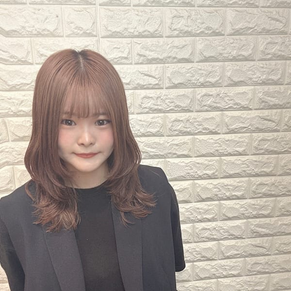 HAIR & MAKE EARTH 北浦和店【ヘアメイクアース キタウラワテン】のスタッフ紹介。柴垣　万希