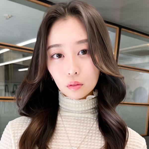 韓国風センター分けセミロング×大人美人暗髪グレージュ