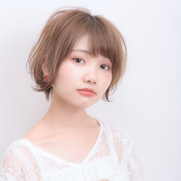 ショートボブ