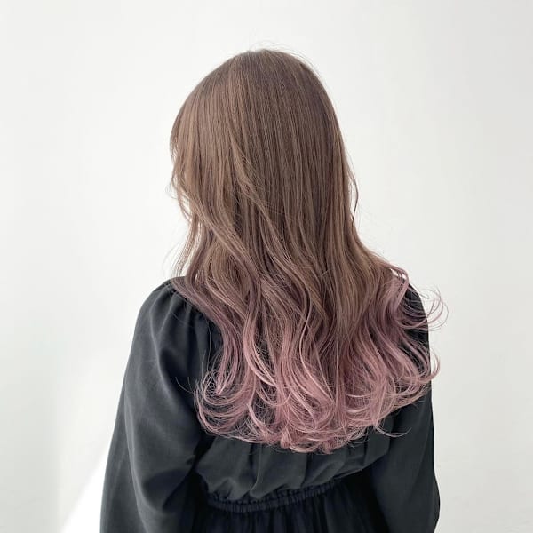 ピンクとベージュのグラデーション