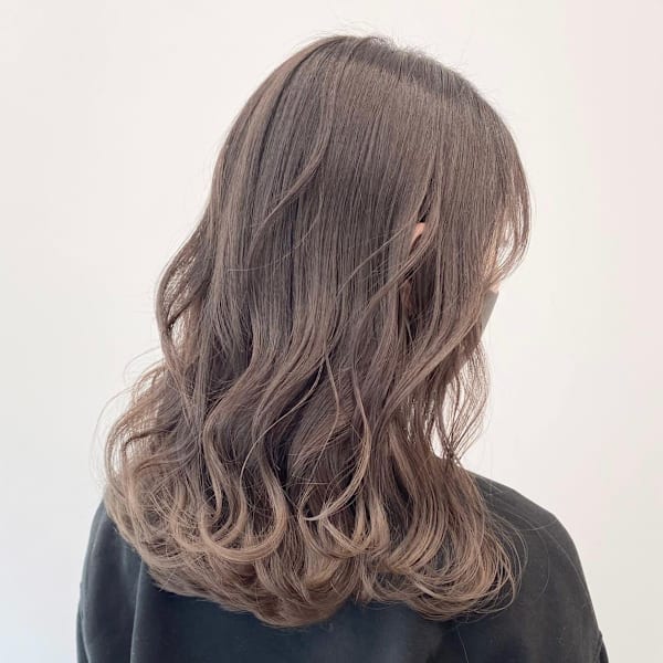 ベージュカラー