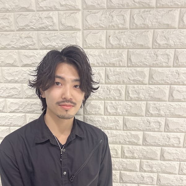 HAIR & MAKE EARTH 北浦和店【ヘアメイクアース キタウラワテン】のスタッフ紹介。田邊　知樹