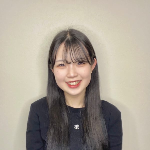DECO HAIR kiitos【デコヘアーキートス】のスタッフ紹介。西林 玲奈