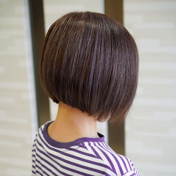 【50代】前下がりボブ × ラベンダーハイライト(白髪ぼかし