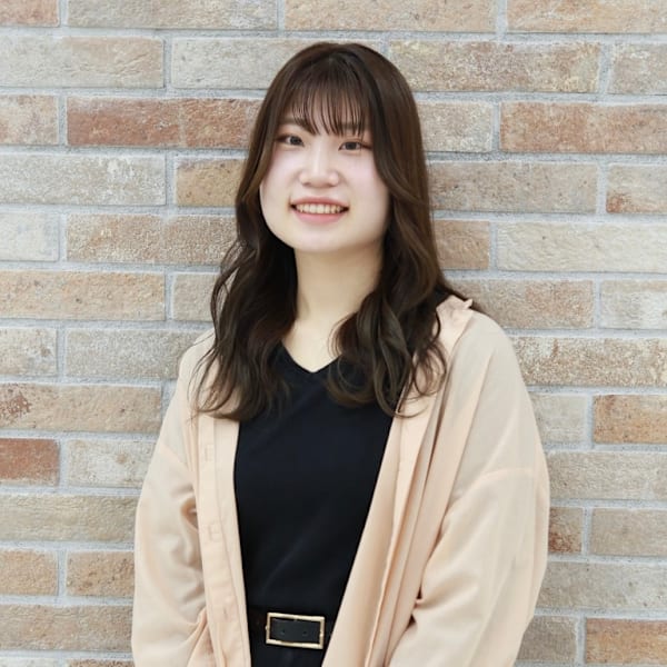 NYNY 姫路広畑店【ニューヨークニューヨーク ヒメジヒロハタテン】のスタッフ紹介。英山 明未