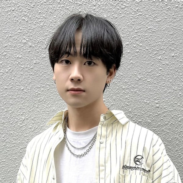 メンズサロン R-EVOLUT hair【レボルトヘアー】のスタッフ紹介。高田 龍馬