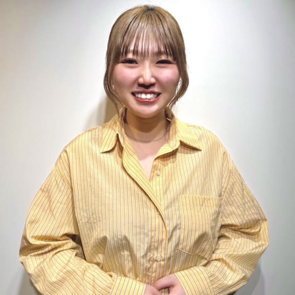 トリート ヘアデザイン妙典店【トリート　ヘアデザイン　ミョウデンテン】のスタッフ紹介。飯田　真夕