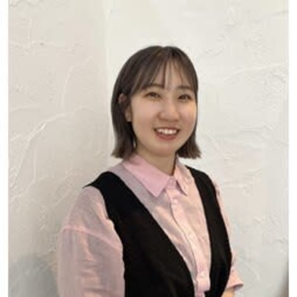 半個室 rire hair 香椎店【ハンコシツリールヘアーカシイテン】のスタッフ紹介。赤松 汐里