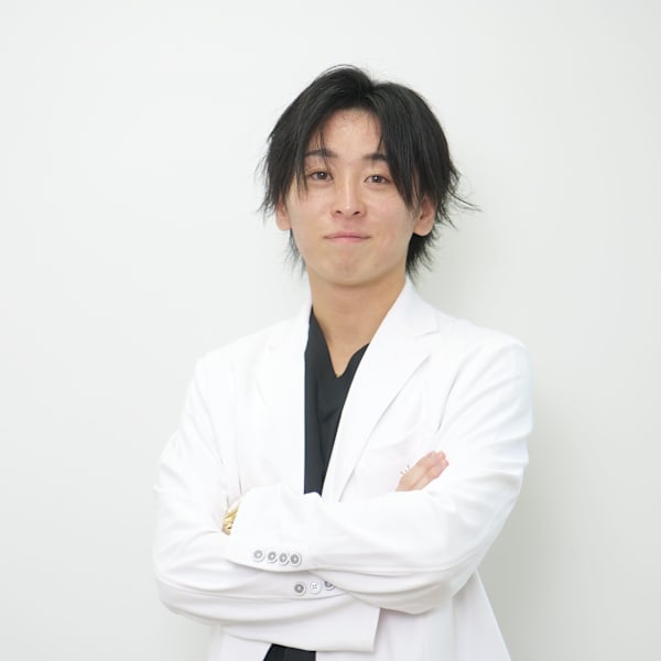【頭痛/肩こり専門】整体LIGHT 仙台ハピナ名掛丁店【ズツウ カタコリセンモン セイタイライト センダイハピナナカケチョウテン】のスタッフ紹介。クサカリ カレラ