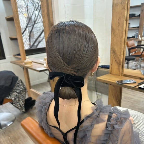 タイトシニヨン/お呼ばれヘア/カチモリ/韓国/顔まわり