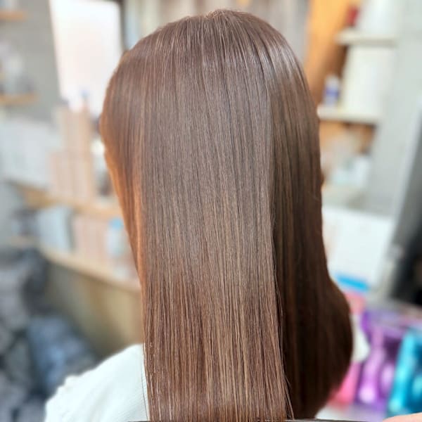 透明感ナチュラルブラウン【艶ストレート】 茅ヶ崎 湘南|LAGUZ 茅ヶ崎 髪質改善 ヘアアレンジ