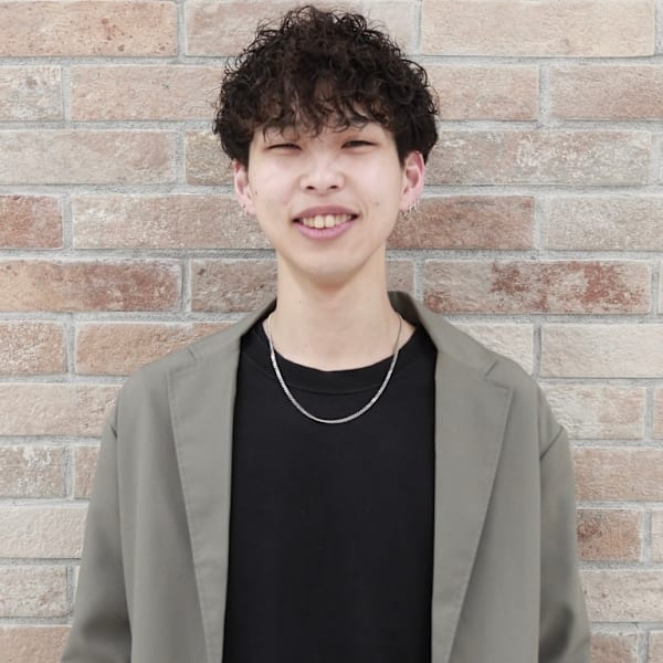 NYNY 姫路広畑店【ニューヨークニューヨーク ヒメジヒロハタテン】のスタッフ紹介。牛尾　丈