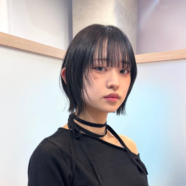 黒髪レイヤーボブ