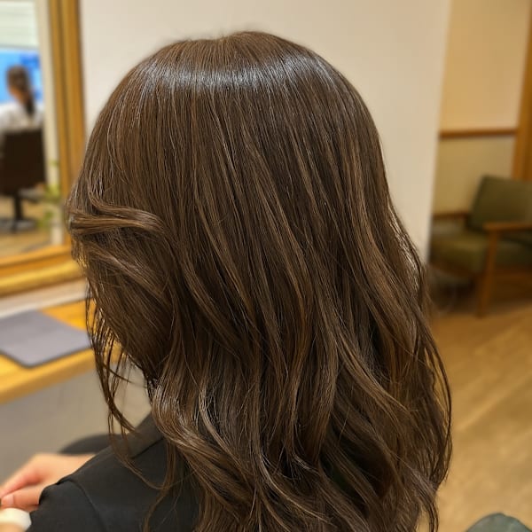 白髪ぼかしハイライトカラー 顔周りカット ベージュ 艶髪|hair salon Rich 横須賀中央店