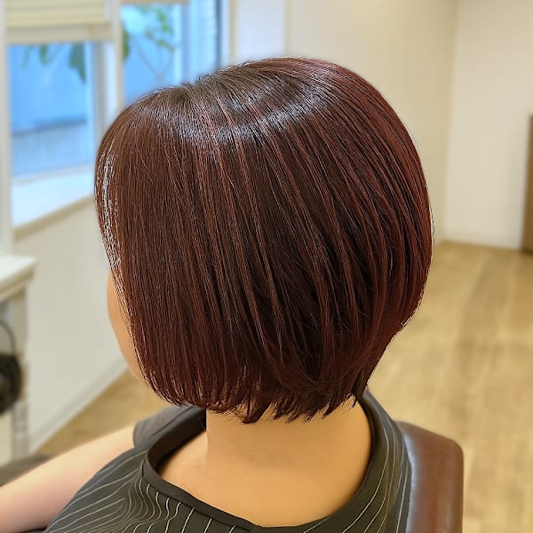 チェリーレッド 白髪ぼかしハイライト ショートボブ 艶髪|hair salon Rich 横須賀中央店