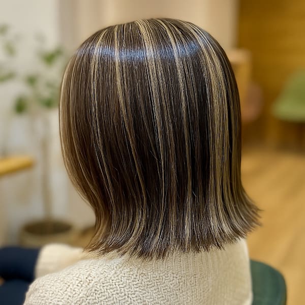白髪ぼかしハイライトカラー 外ハネボブ 髪質改善 艶髪|hair salon Rich 横須賀中央店