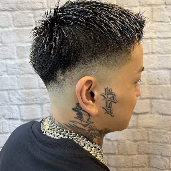 大人の品格と男前を強調するスキンフェード