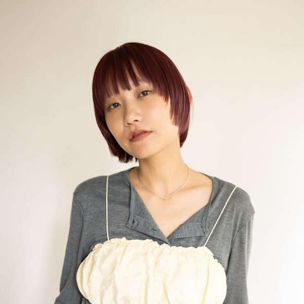 赤髪　ショートボブ
