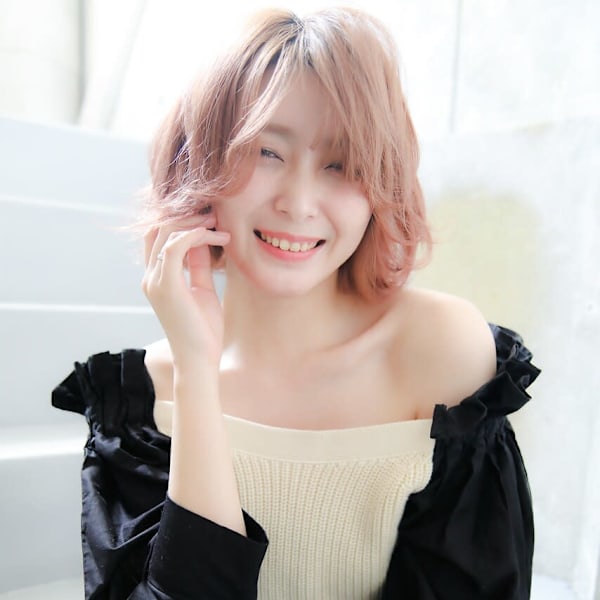 ライトピンクベージュ×レイヤーボブ♪