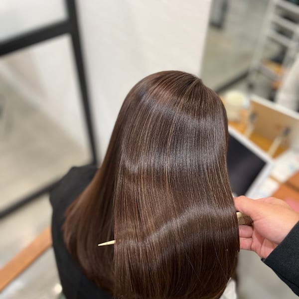 初回来店で激変★エリア初導入”美髪矯正"|髪質改善個室サロン Shapes salon HANARE