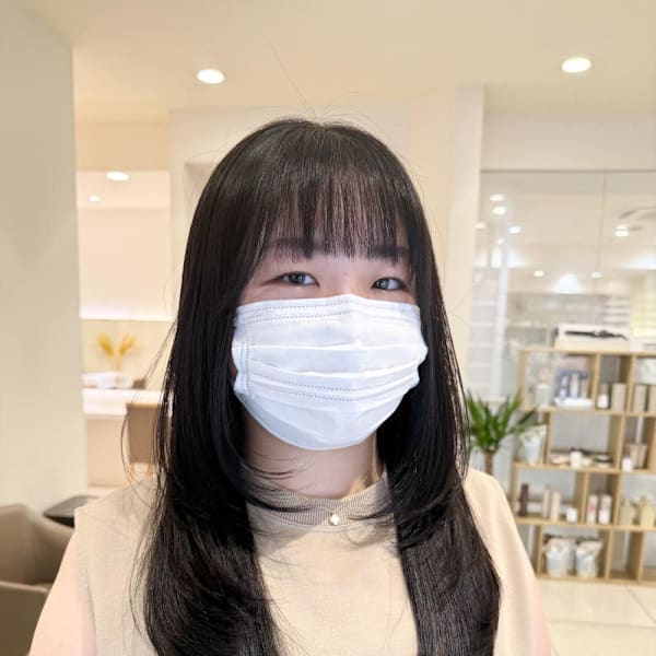 黒髪レイヤーで大人可愛く！