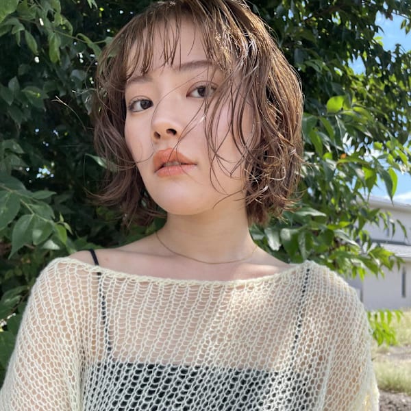 オリーブベージュ×ミディアム|BIANCA 伊勢崎店