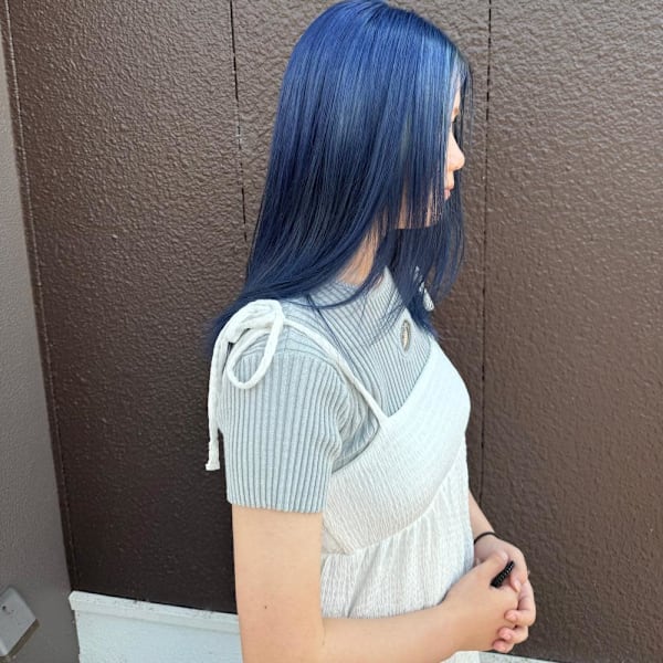 サファイヤブルー