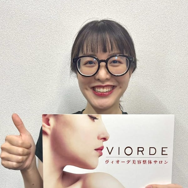 ヴィオーデ美容整体サロン 表参道店【ヴィオーデビヨウセイタイサロン　オモテサンドウテン】のスタッフ紹介。アラキ アヤノ