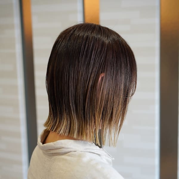 切りっぱなしボブ×裾カラー