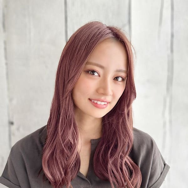 ピンクベージュのセミウェットカールスタイル|hair make nalu 荻窪西口 すずらん通り店