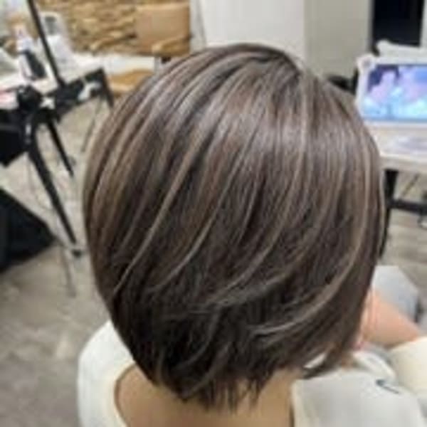 白髪ぼかしハイライトケアカラー池袋/ブリーチ/ハイトーン池袋