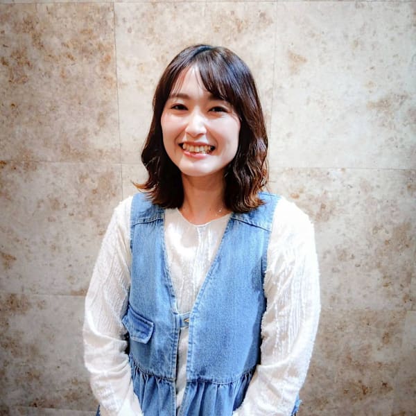 Anphi 新杉田【アンフィシンスギタ】のスタッフ紹介。小玉 里沙