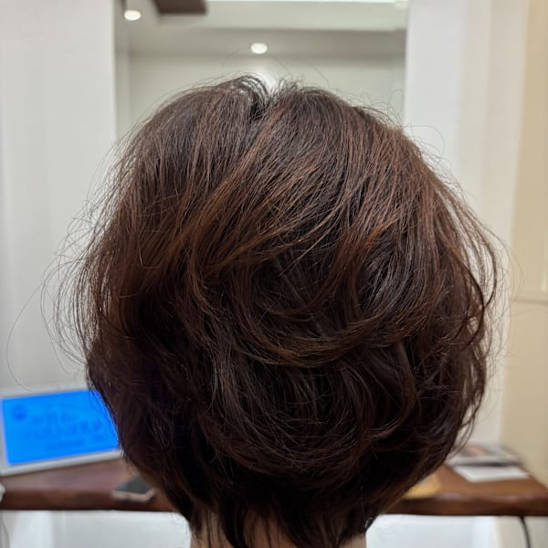 ボブレイヤー×白髪活かしカラー