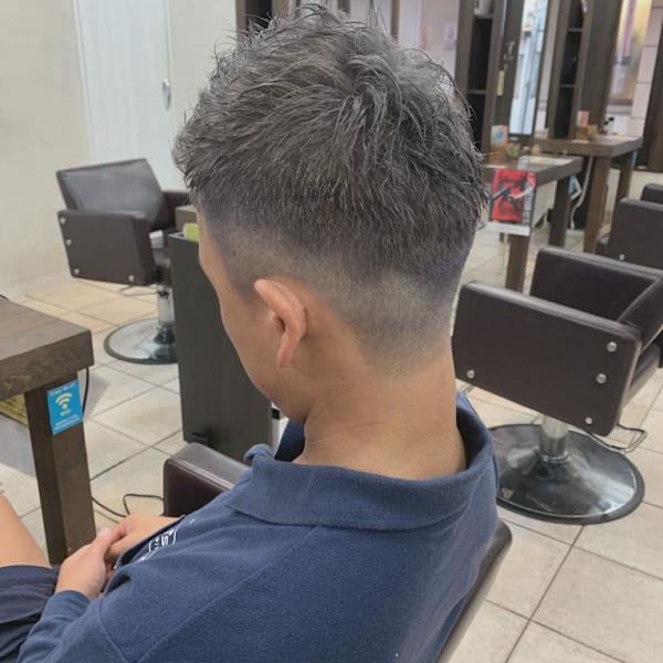 メンズグレーカラー