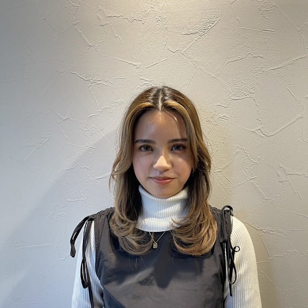HAIR & MAKE EARTH 調布店【ヘアメイクアース チョウフテン】のスタッフ紹介。アヤカ(インスタID:__giley.rasssa__)