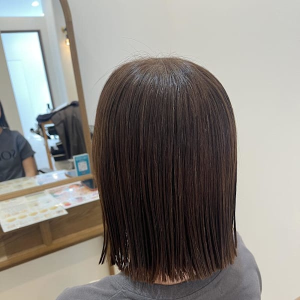 切りっぱなしボブ/縮毛矯正/くすみベージュ|半個室型美容室 Sourire 野芥店