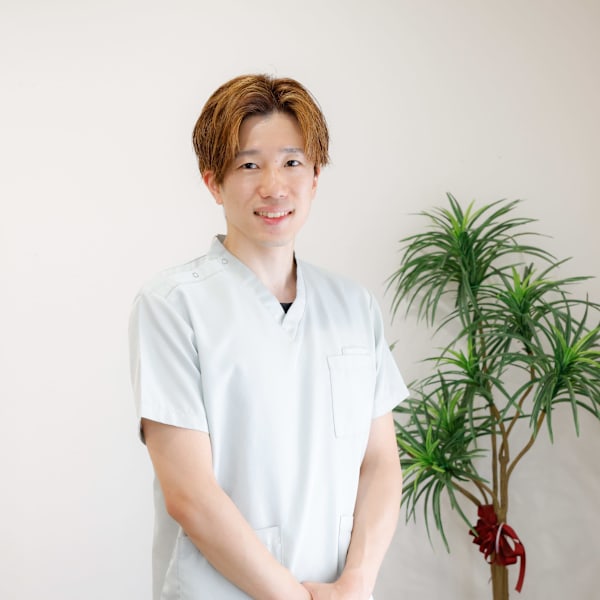 美容整体サロンtaina【ビヨウセイタイサロンタイナ】のスタッフ紹介。オオモリタクヤ