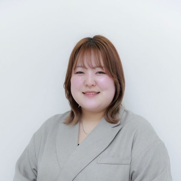髪質改善 SIERNA 金町【カミシツカイゼン シエルナ カナマチ】のスタッフ紹介。佐藤 真優 金町