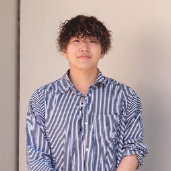 【シェアサロン】髪質改善 個室サロン Atras.salon (アトラス)札幌大通り 美容室【カミシツカイゼン コシツサロン アトラスサロン アトラス サッポロオオドオリ ビヨウシツ】のスタッフ紹介。境 威人